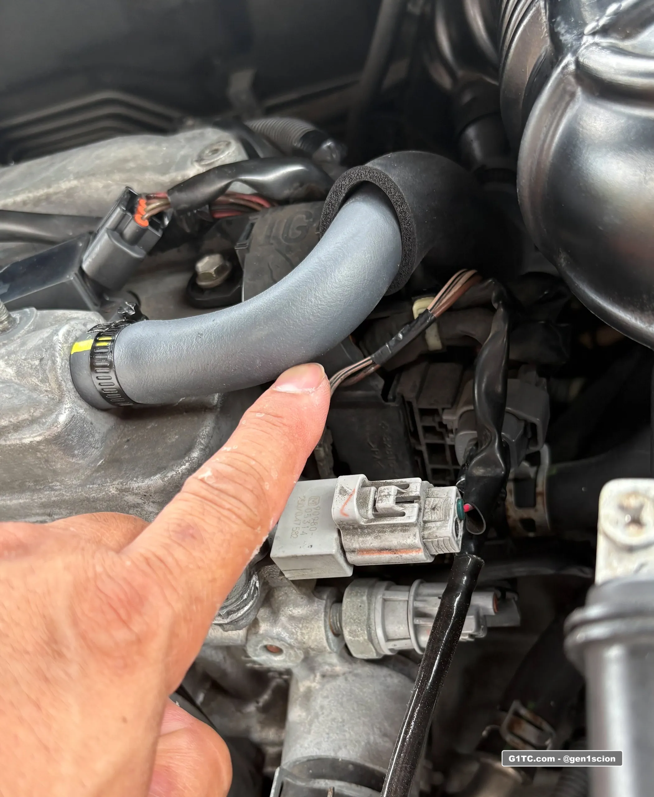 Crankcase breather hose to intake pipe replacement 12262-28080