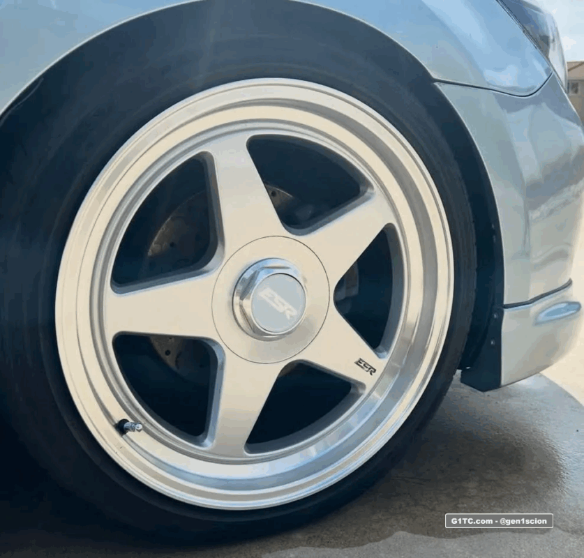 ESR CR5 18x8.5 ET30 on 225 40 18 first gen scion tc