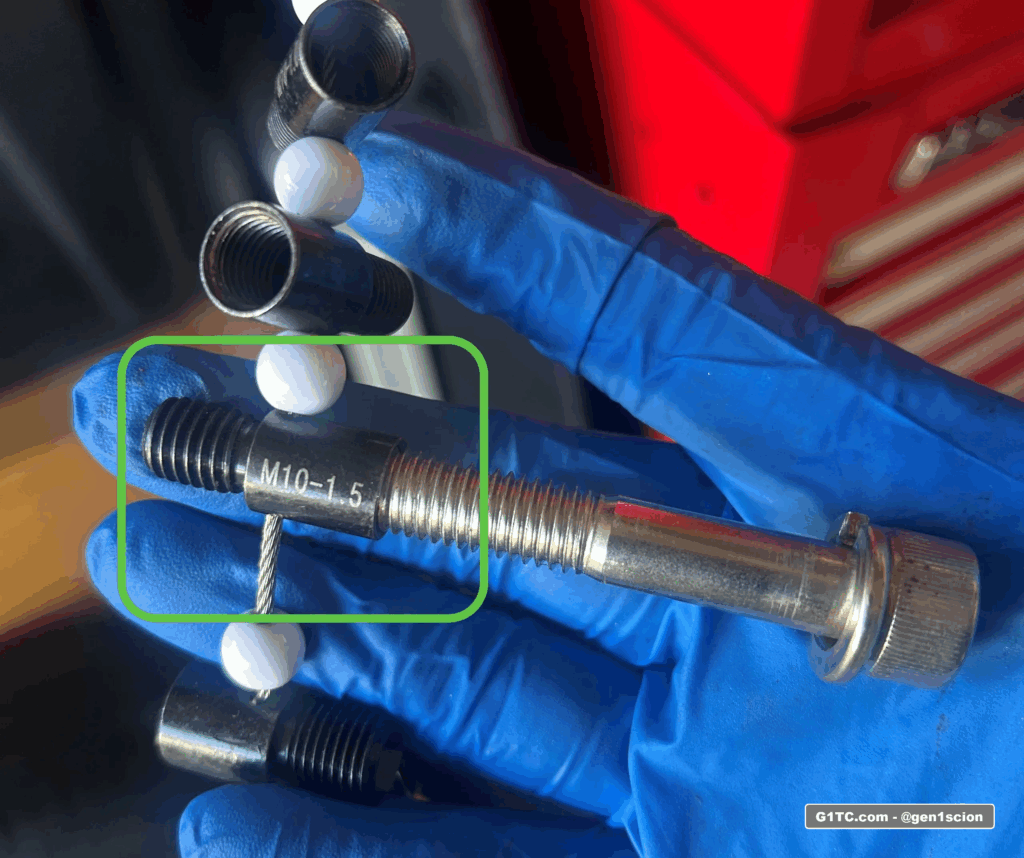 Greddy rear strut tower bar bolt is M10 1.5 thread