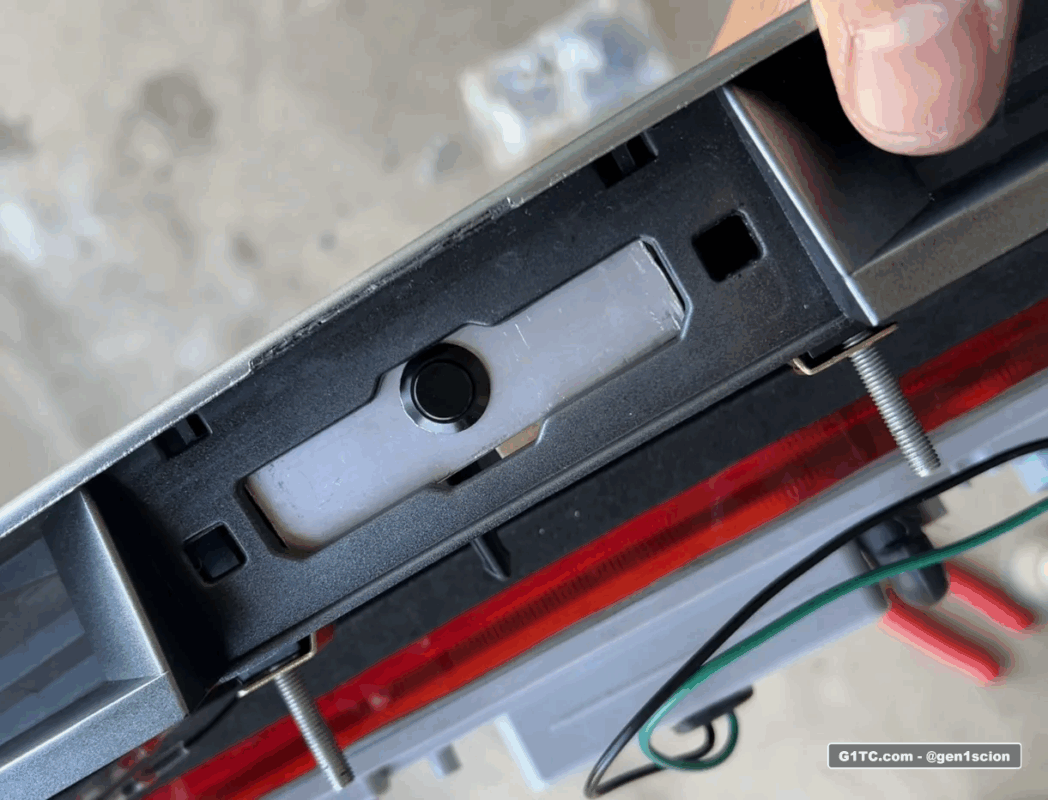 momentary 2 prong switch for rear hatch button