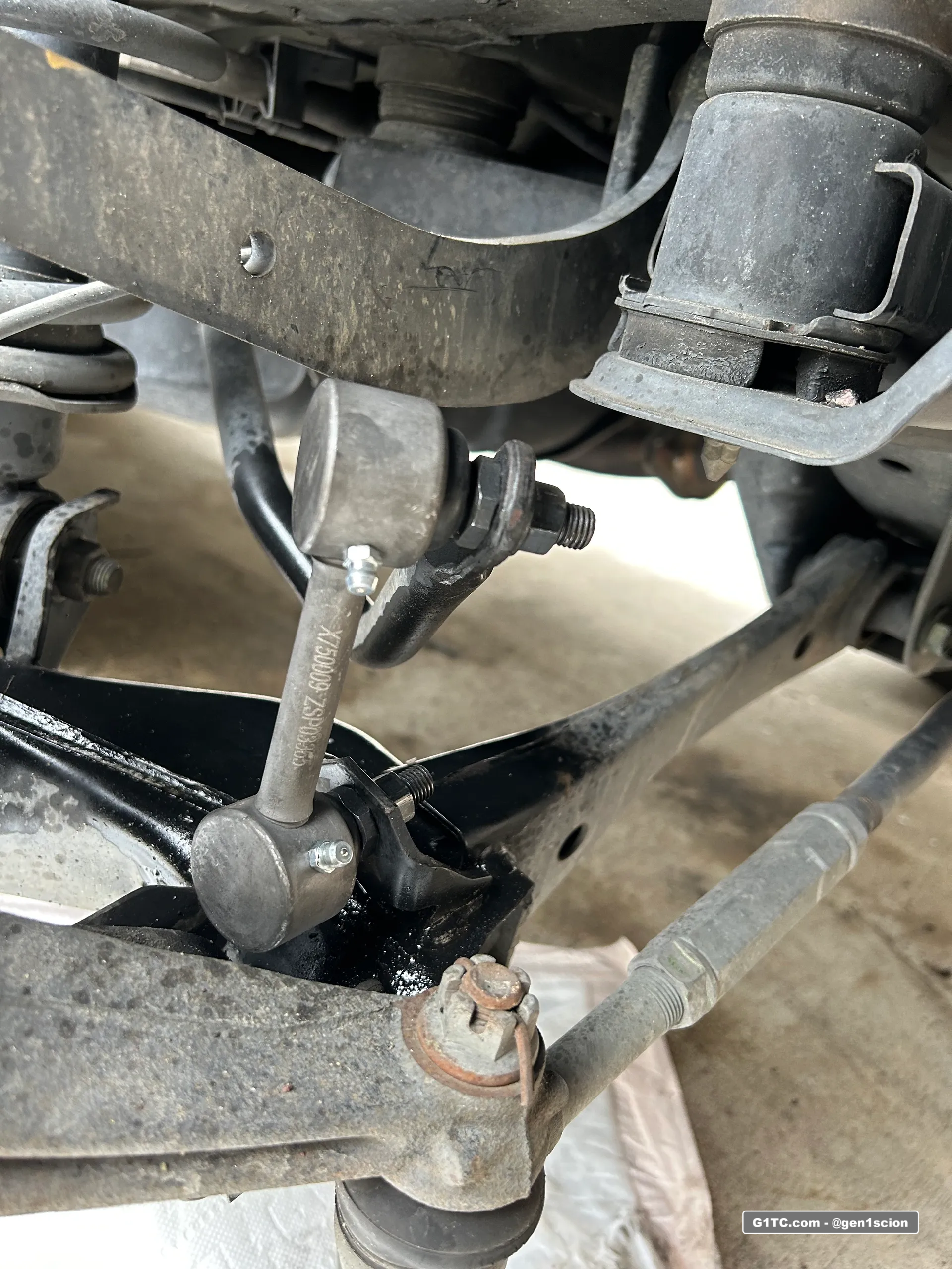 MOOG thicker rear sway bar links 2005-2010 Scion tC