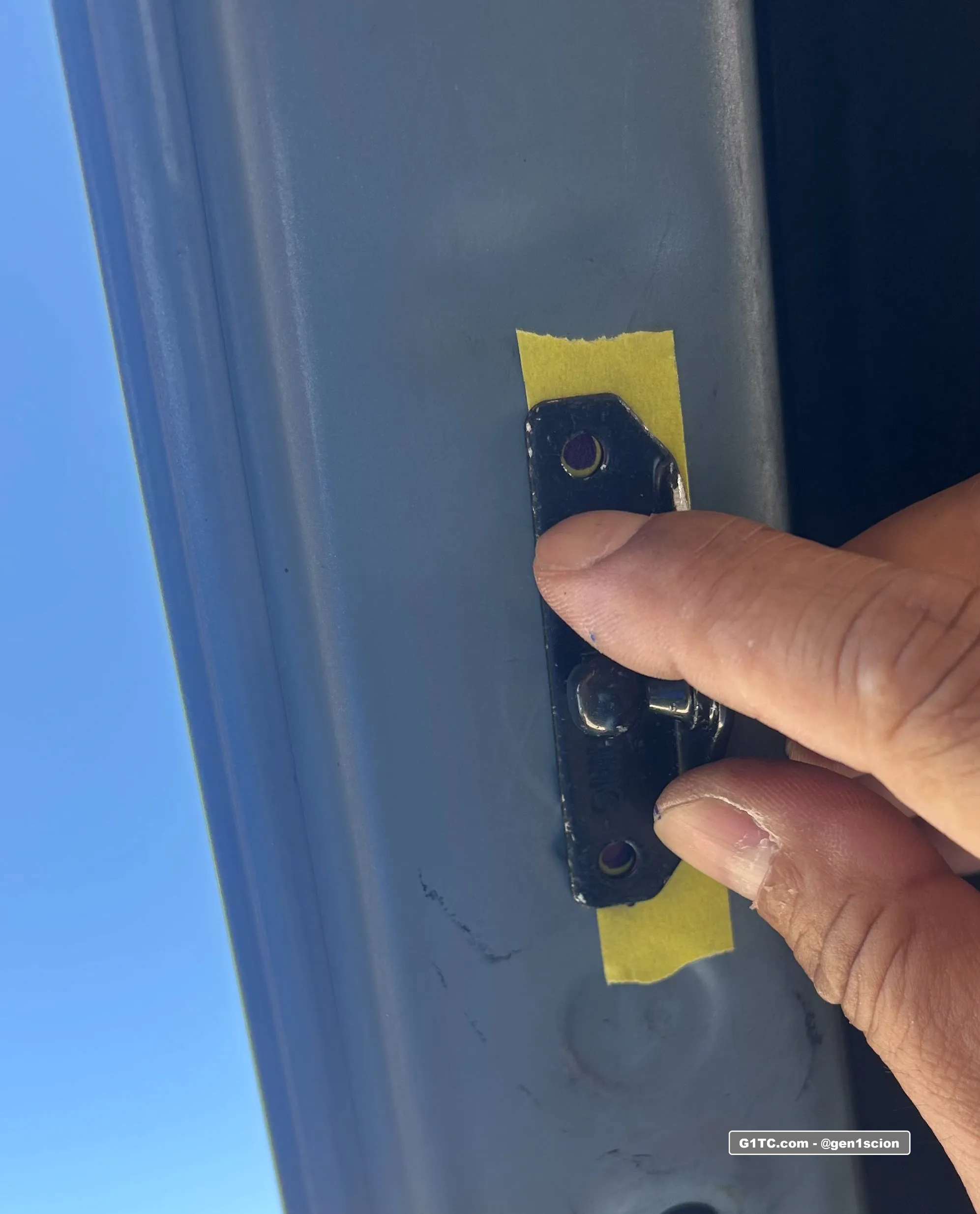 passenger side redline tuning hood strut bracket mount