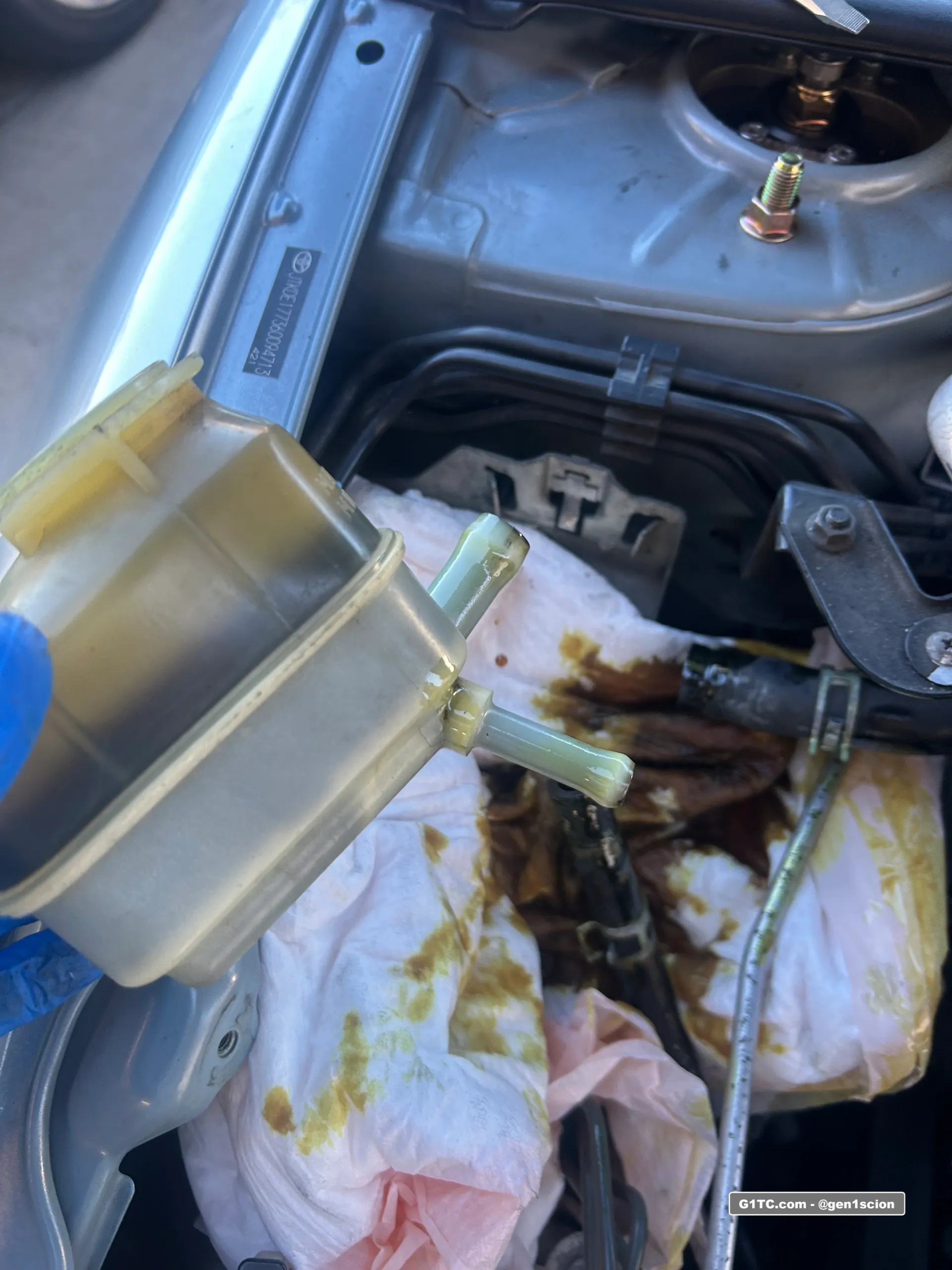 power steering reservoir inlet and outlet