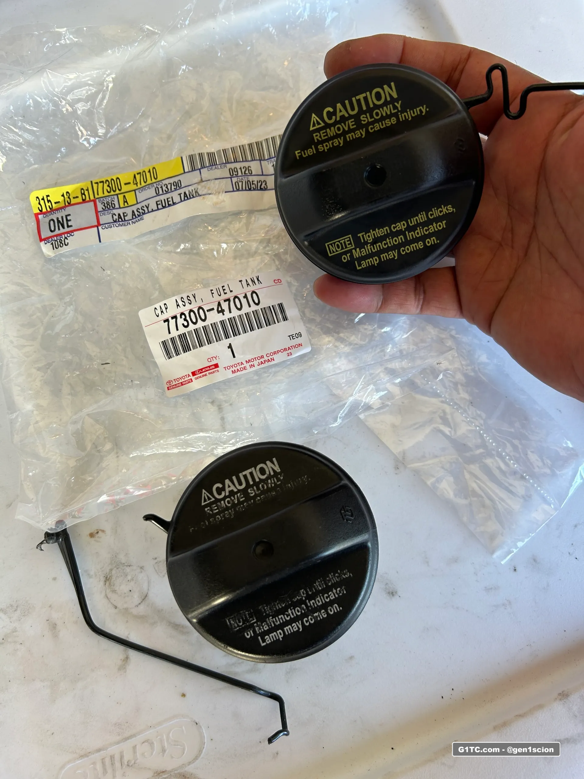 toyota scion tc oem gas cap 77300-47010