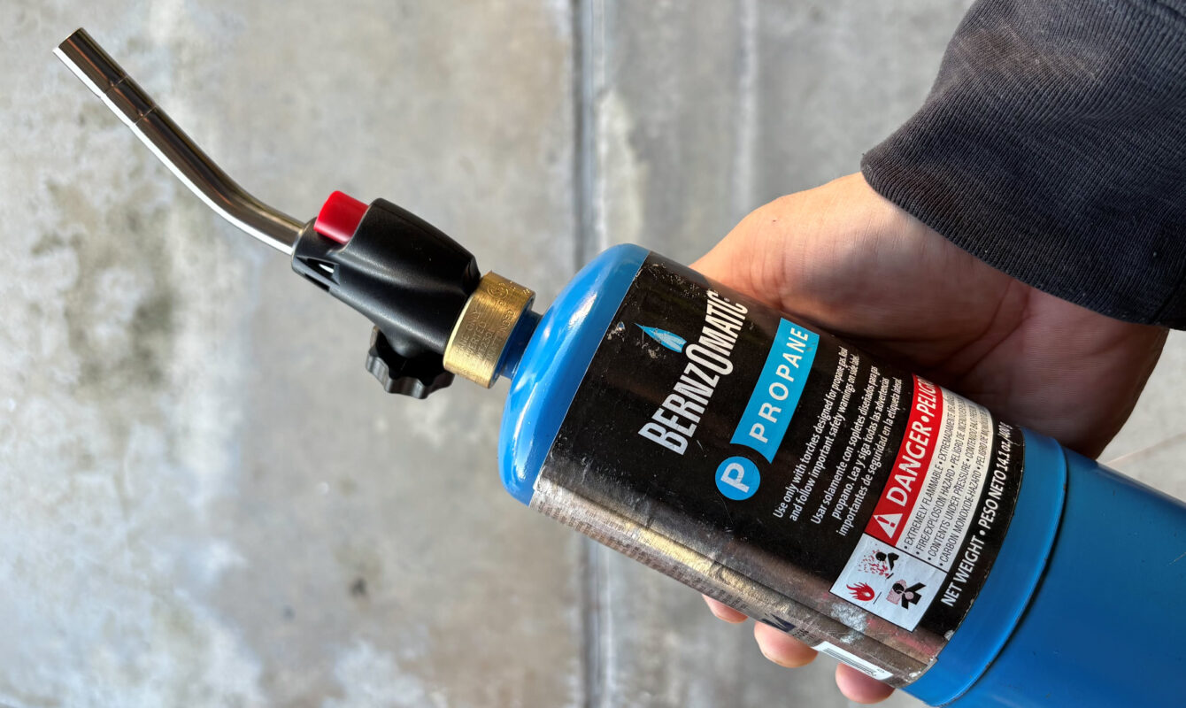 burnzomatic propane torch with instant start stop igniter