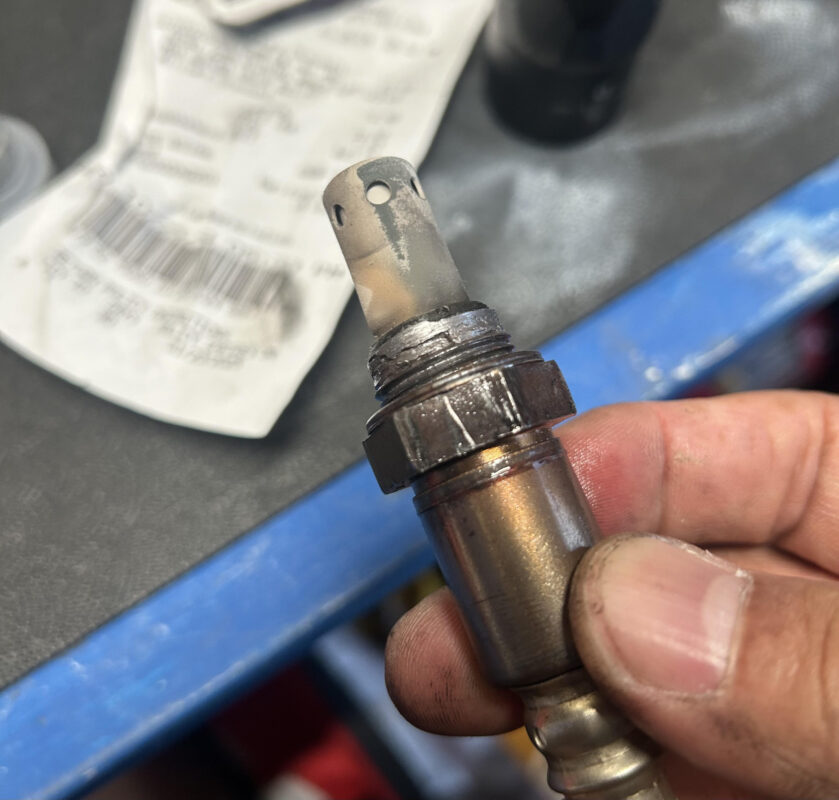 Damaged thread OEM O2 air fuel sensor removal