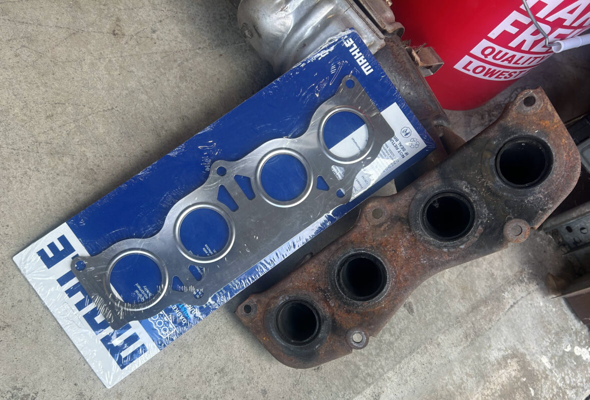 MAHLE metallic exhaust manifold header gasket 2005-2010 Scion tC