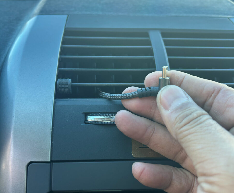 right angle usb c vent mounted magnetic cel phone charger