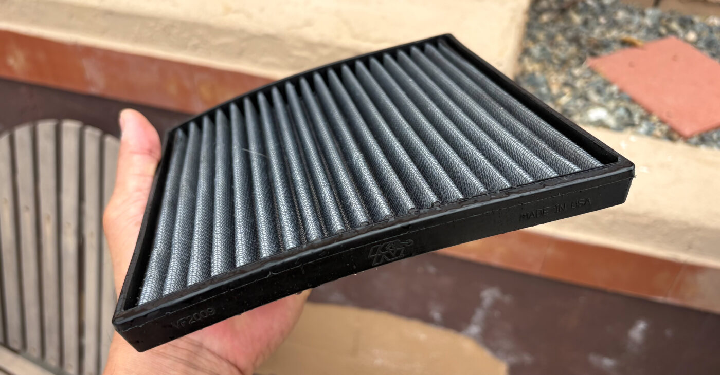 Clean cabin air filter K&N VF2009 washable