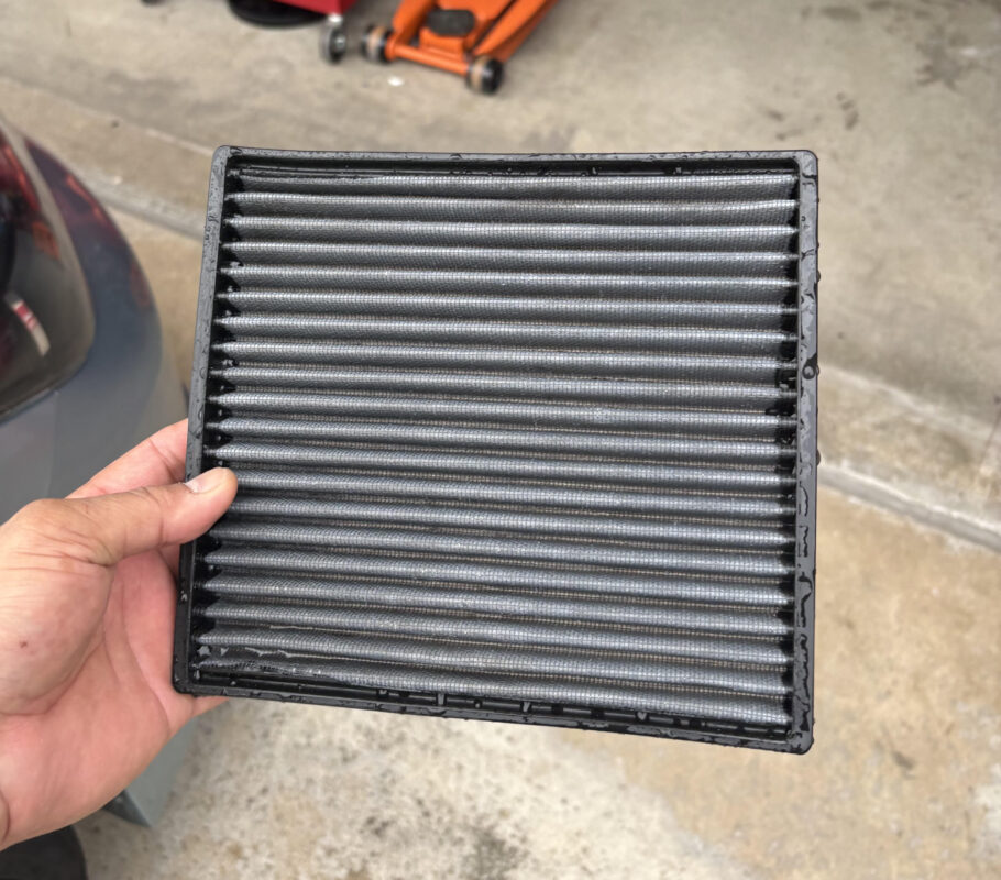 Cleaned and washed cabin air filter k&n VF2009