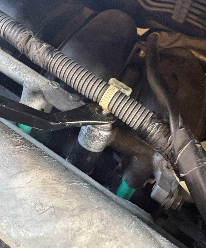 fuel rail harness plastic clip